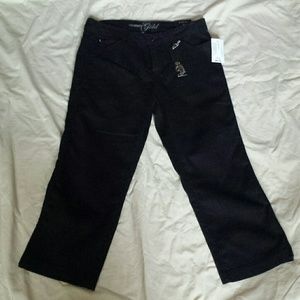 Celebrity Gold Capri jeans black